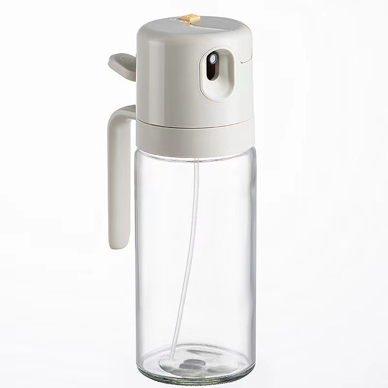 The perfect kitchen helper for evenly applying oil and vinegar! Suitable for grilling, baking and salads